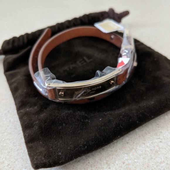 Michael Kors Golden Studs w/ Plaque Leather Wrap - Picture 3 of 3